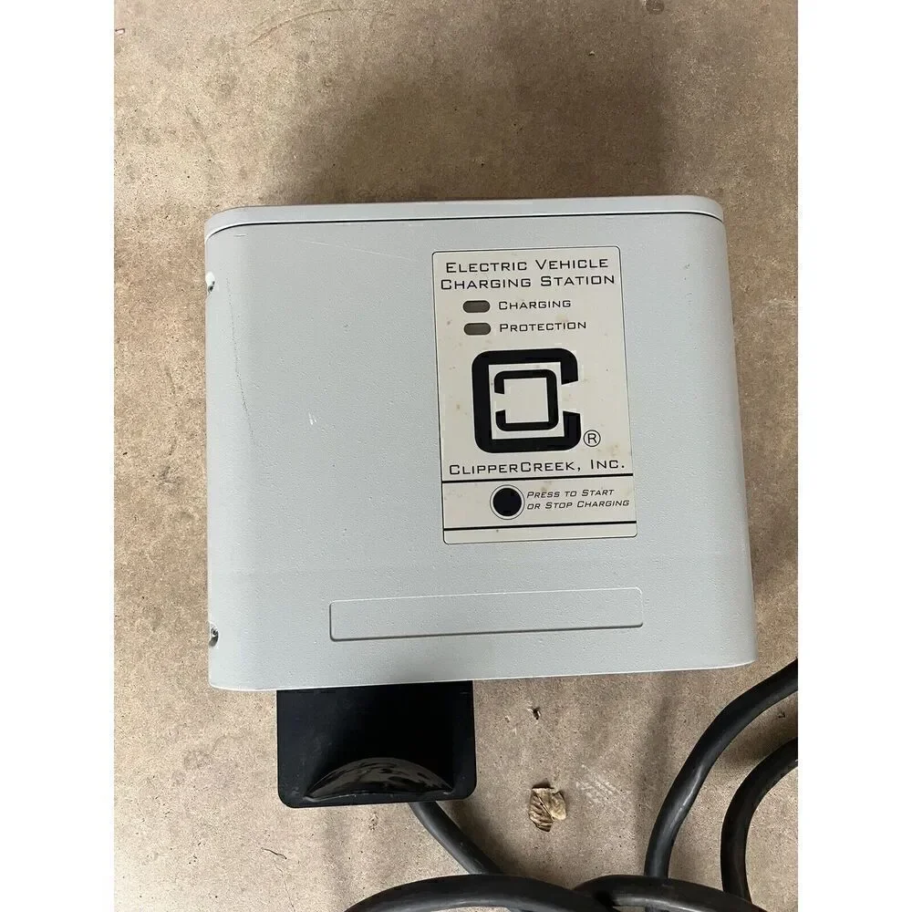 ClipperCreek CS-40, 32 Amp Tesla EV Charging Station DS-100 0230-00-003
